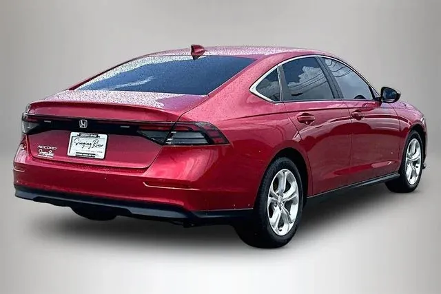 2024 Honda Accord LX thumbnail 5