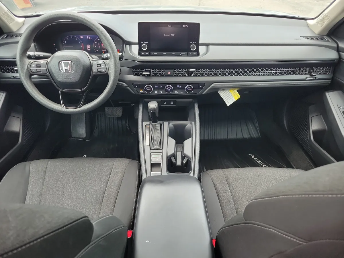 2024 Honda Accord Sedan EX thumbnail 10
