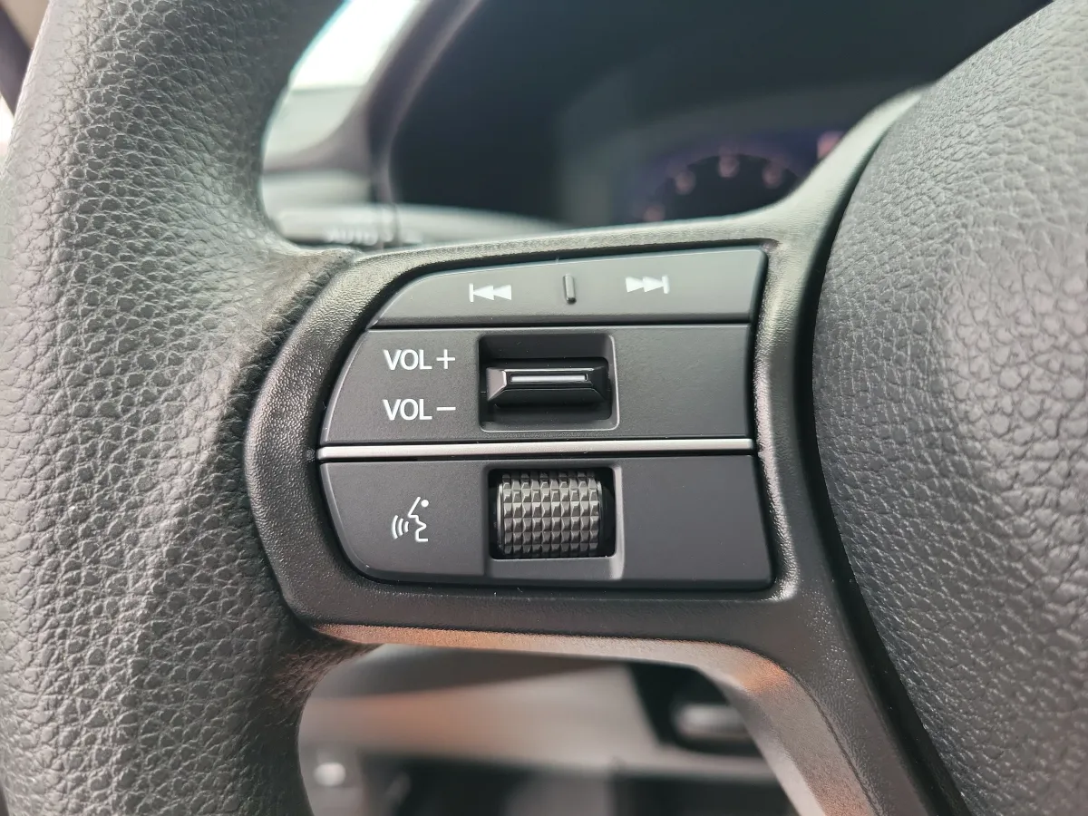 2024 Honda Accord Sedan EX thumbnail 17