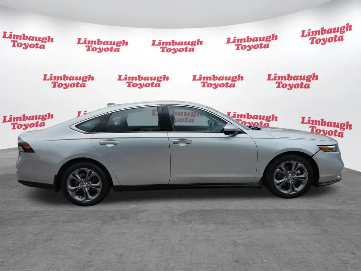 2024 Honda Accord Sedan EX thumbnail 23