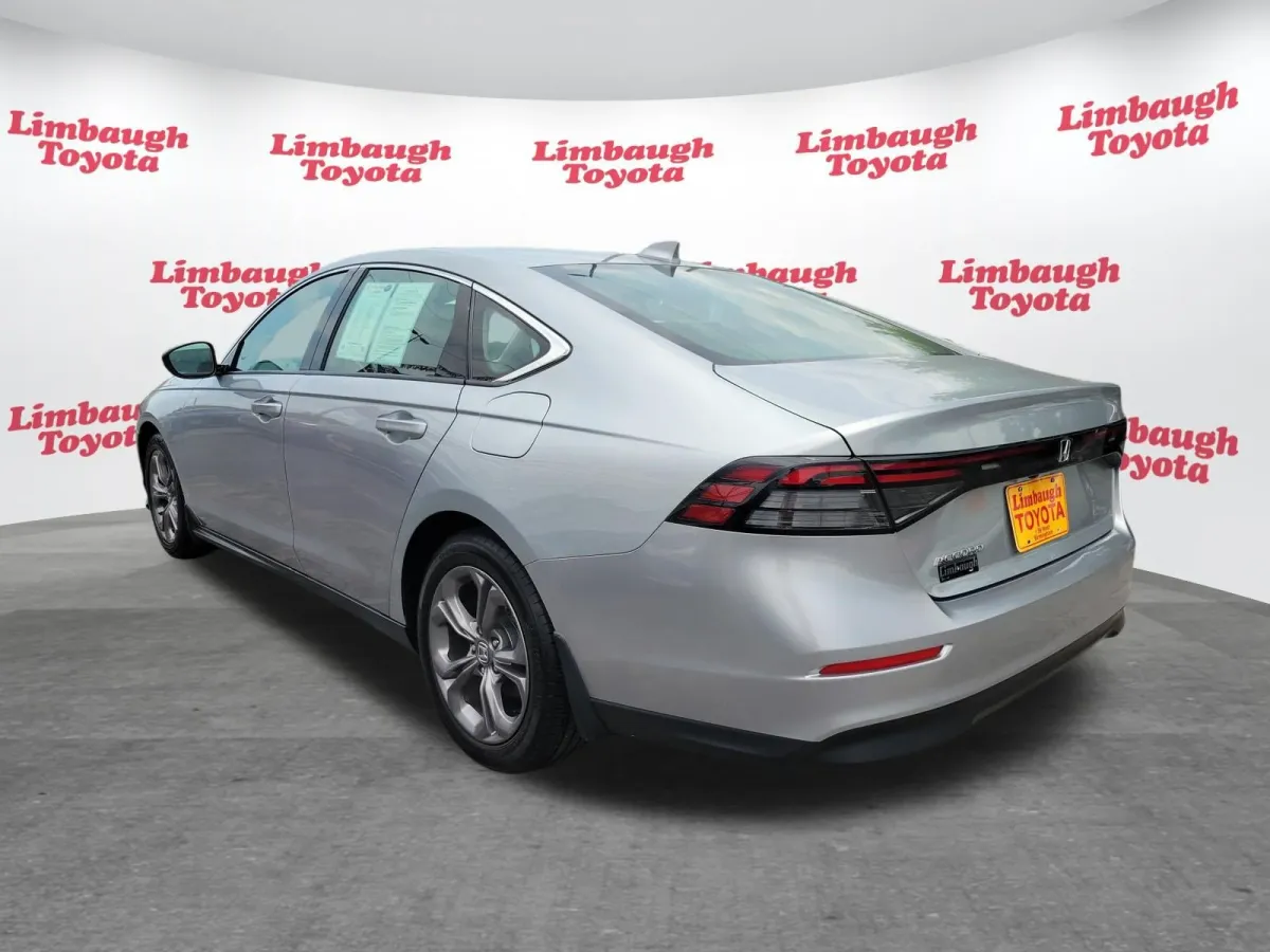 2024 Honda Accord Sedan EX thumbnail 26