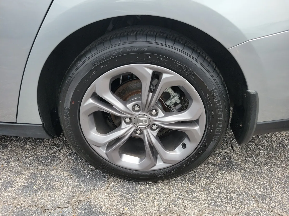 2024 Honda Accord Sedan EX thumbnail 27