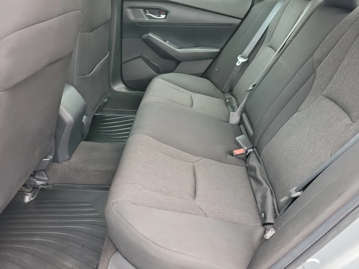 2024 Honda Accord Sedan EX thumbnail 9