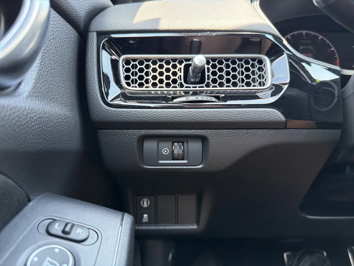2024 Honda Civic Sport thumbnail 12