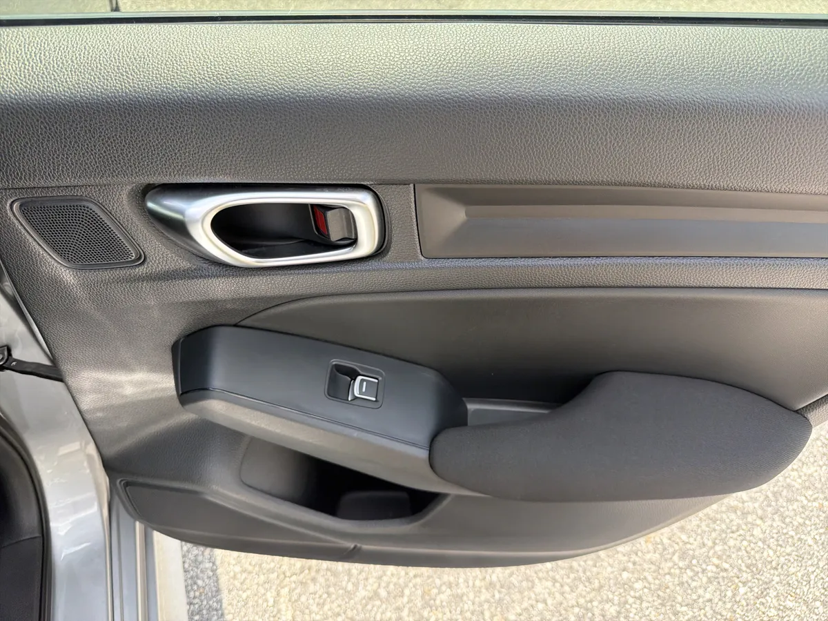 2024 Honda Civic Sport thumbnail 26