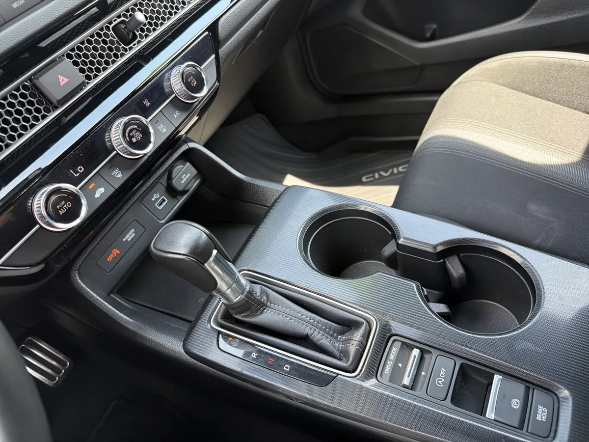 2024 Honda Civic Sport thumbnail 8