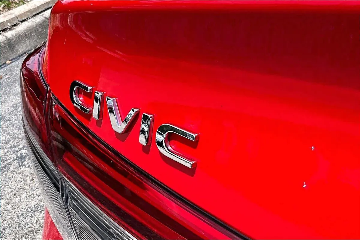 2024 Honda Civic Sport thumbnail 10