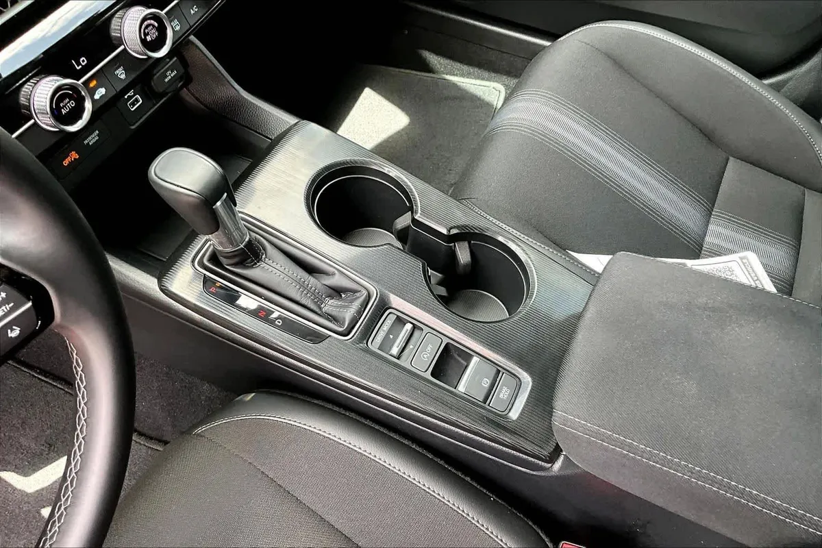 2024 Honda Civic Sport thumbnail 17