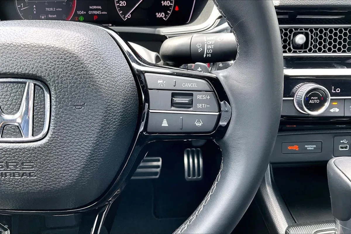 2024 Honda Civic Sport thumbnail 23