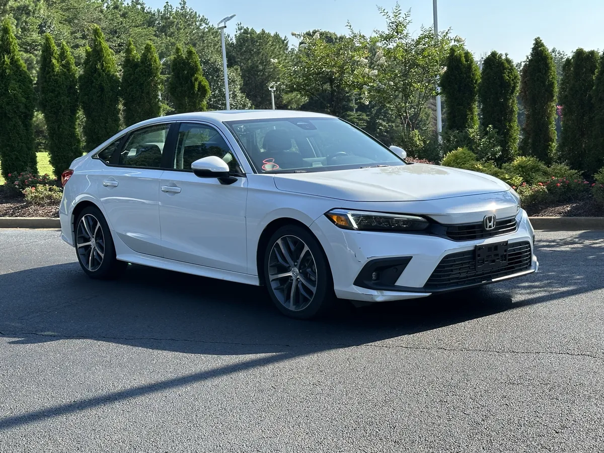 2024 Honda Civic Touring CVT thumbnail 2