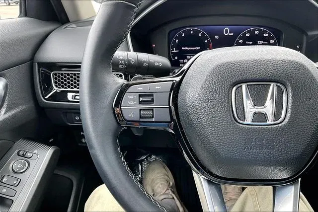 2024 Honda Civic Touring thumbnail 10