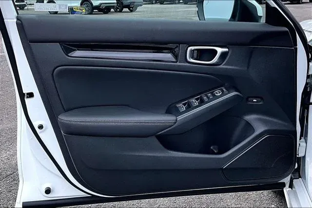 2024 Honda Civic Touring thumbnail 17