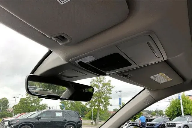 2024 Honda Civic Touring thumbnail 24