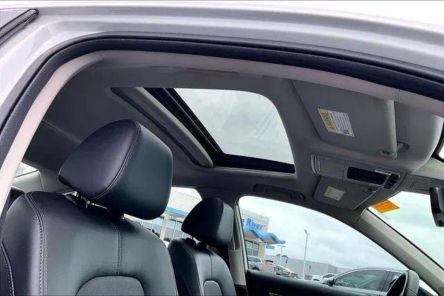 2024 Honda Civic Touring thumbnail 26