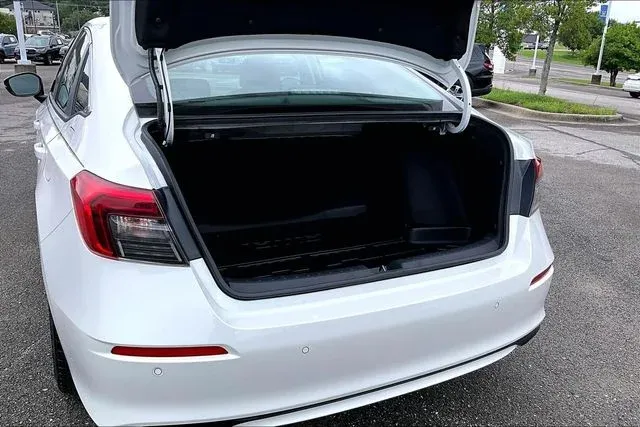 2024 Honda Civic Touring thumbnail 31