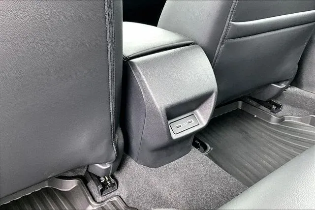 2024 Honda Civic Touring thumbnail 32