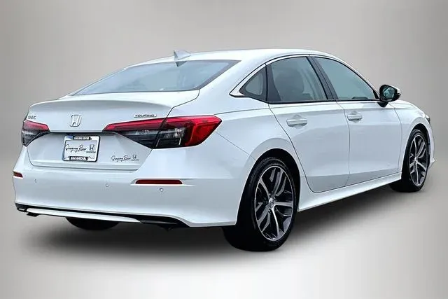 2024 Honda Civic Touring thumbnail 5
