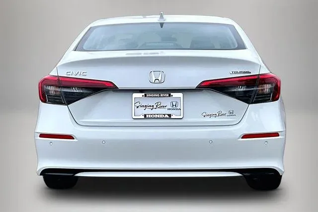 2024 Honda Civic Touring thumbnail 6