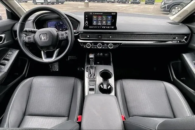 2024 Honda Civic Touring thumbnail 7