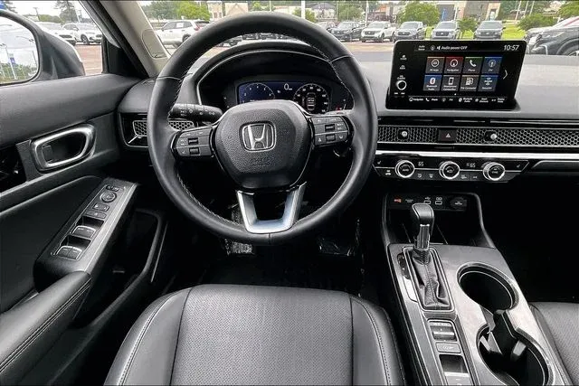 2024 Honda Civic Touring thumbnail 8