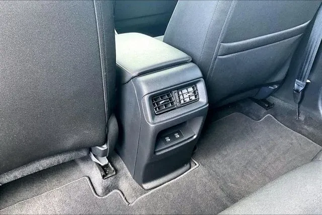 2024 Honda CR-V Hybrid Sport thumbnail 32