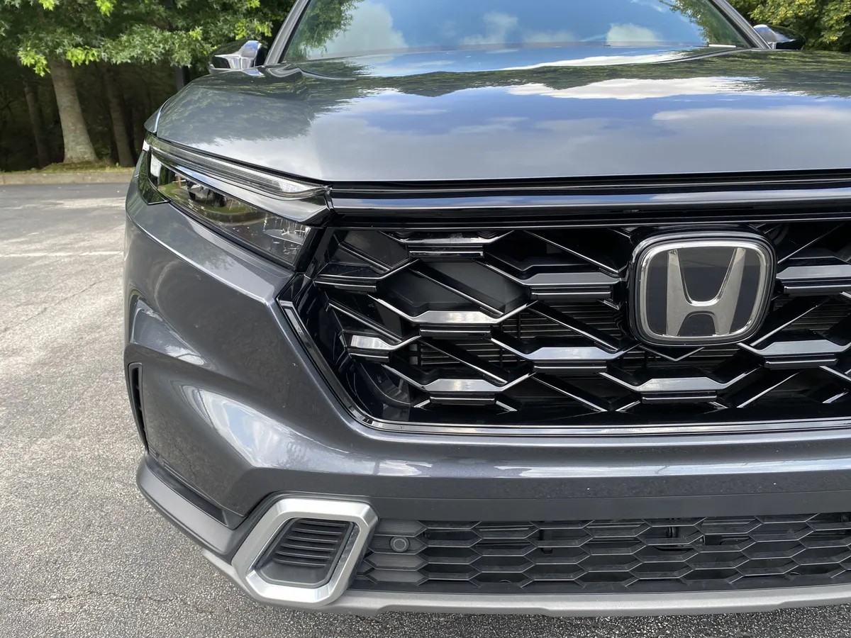 2024 Honda CR-V Hybrid Sport Touring thumbnail 13