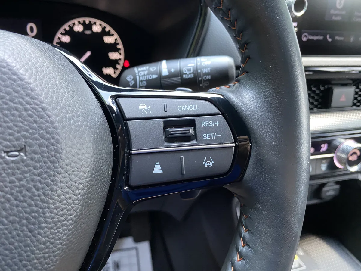2024 Honda CR-V Hybrid Sport Touring thumbnail 19