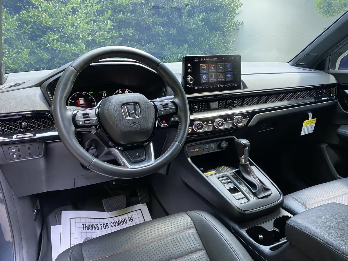 2024 Honda CR-V Hybrid Sport Touring thumbnail 32