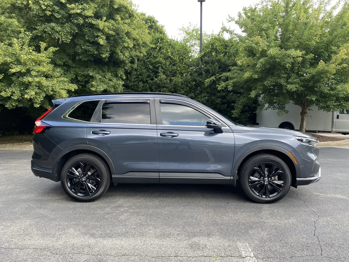 2024 Honda CR-V Hybrid Sport Touring thumbnail 9