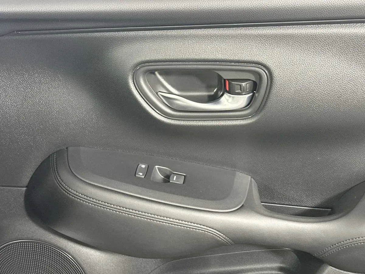 2024 Honda HR-V LX thumbnail 18