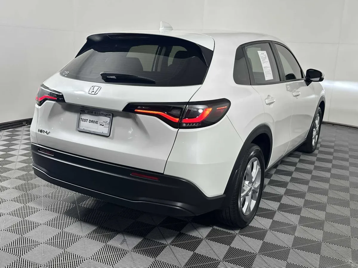 2024 Honda HR-V LX thumbnail 8