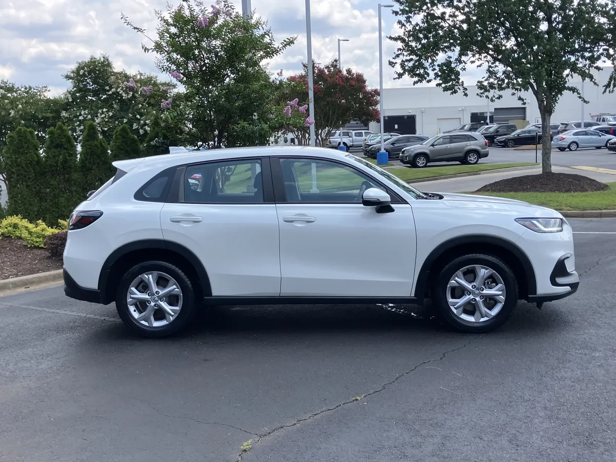2024 Honda HR-V LX AWD CVT thumbnail 11