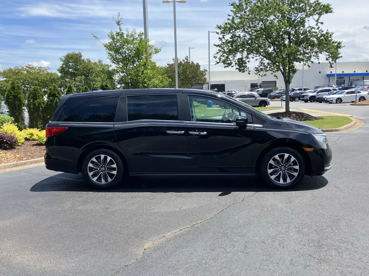 2024 Honda Odyssey EX-L Auto thumbnail 11