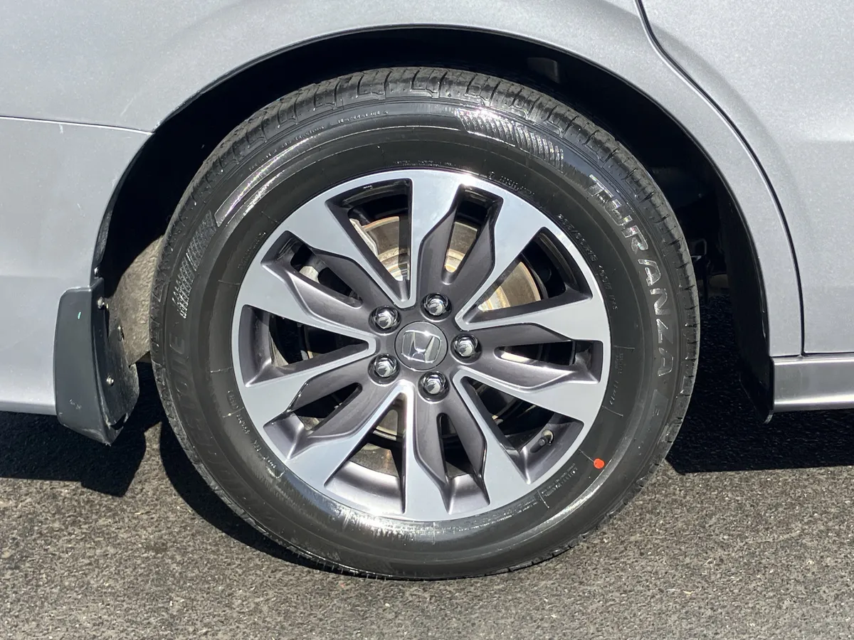 2024 Honda Odyssey EX-L Auto thumbnail 13