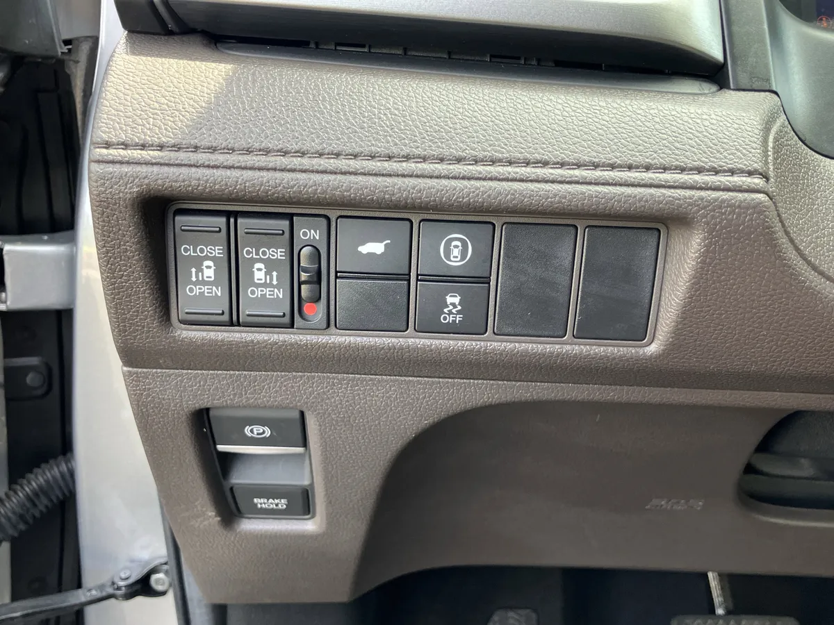 2024 Honda Odyssey EX-L Auto thumbnail 19