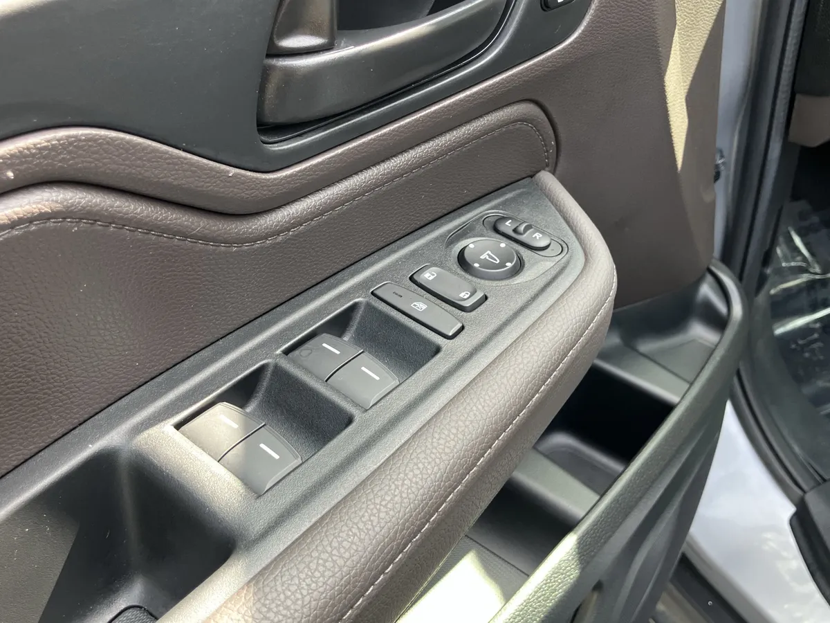 2024 Honda Odyssey EX-L Auto thumbnail 52