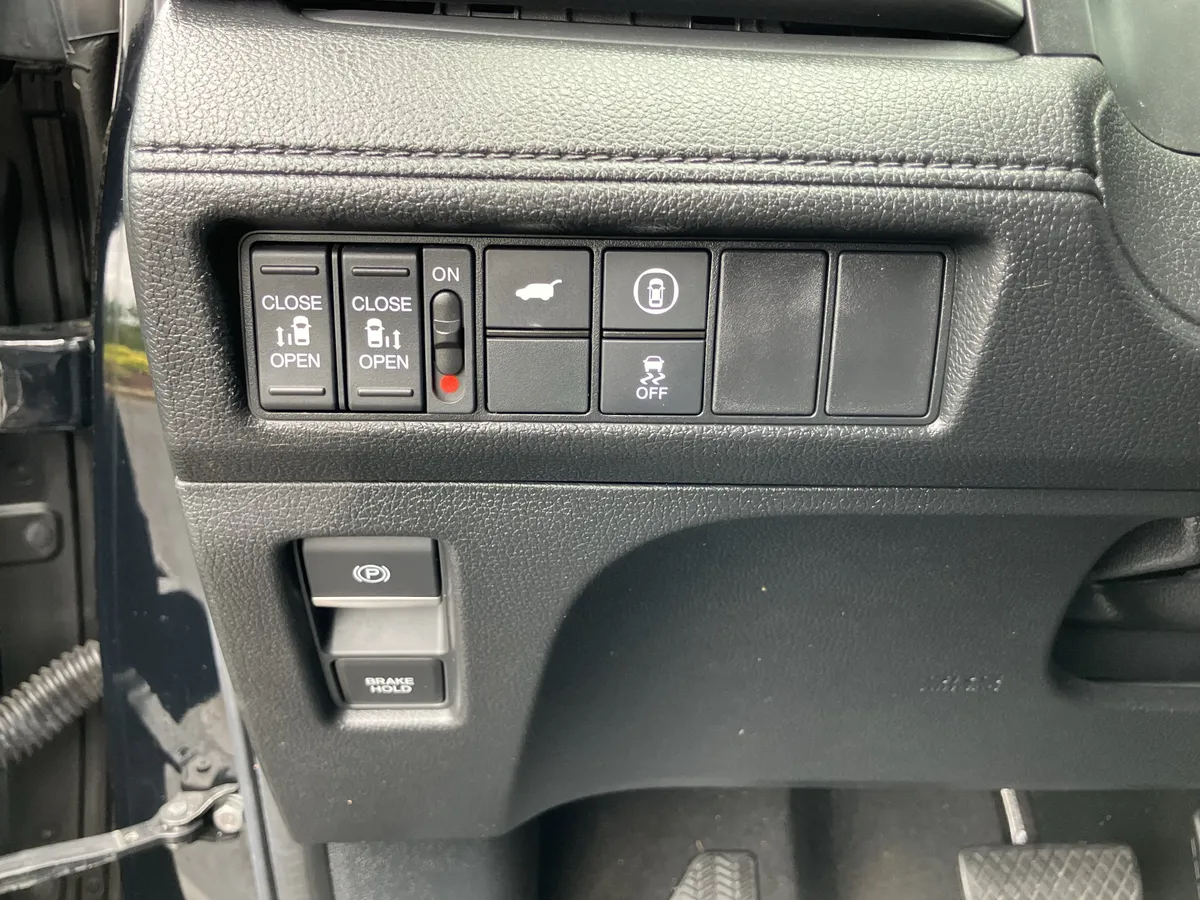 2024 Honda Odyssey EX-L Auto thumbnail 19