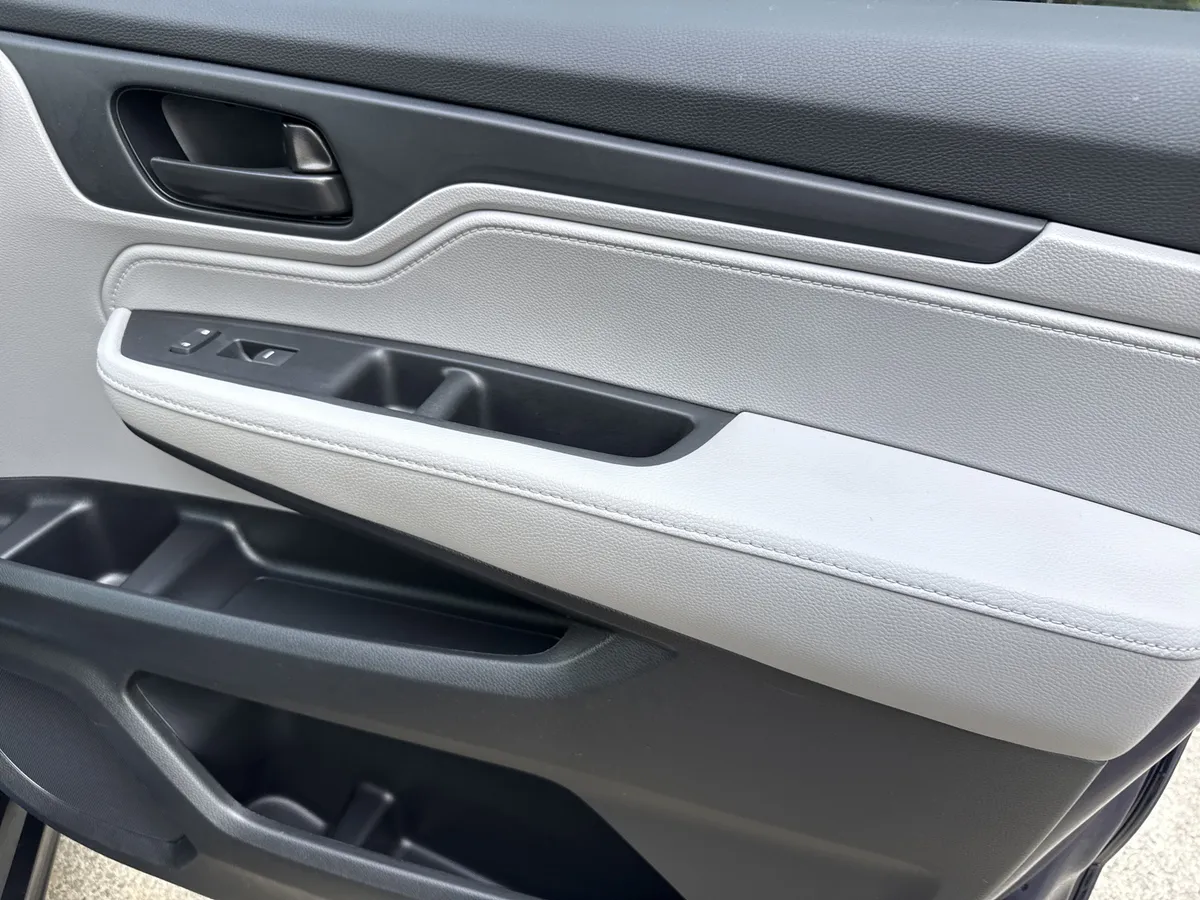 2024 Honda Odyssey EX-L thumbnail 14