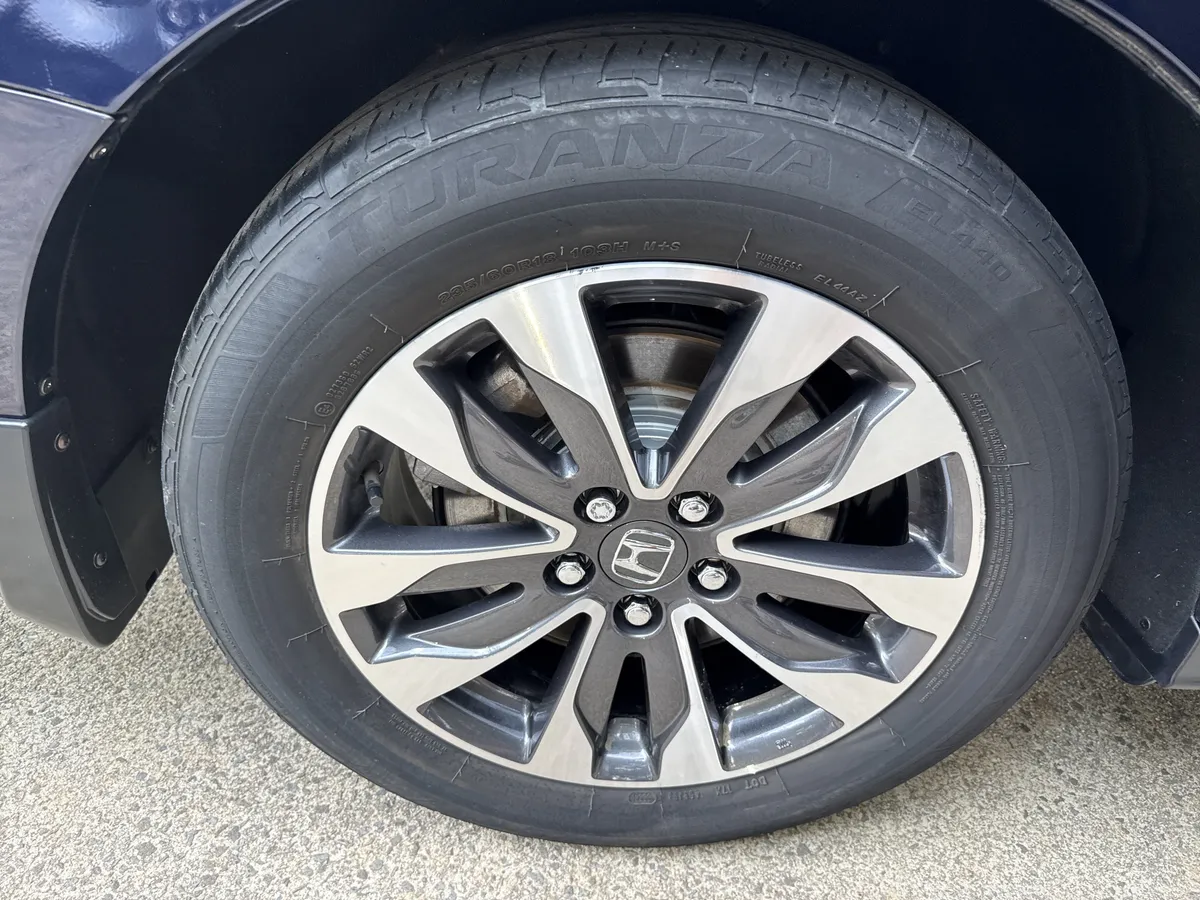 2024 Honda Odyssey EX-L thumbnail 17