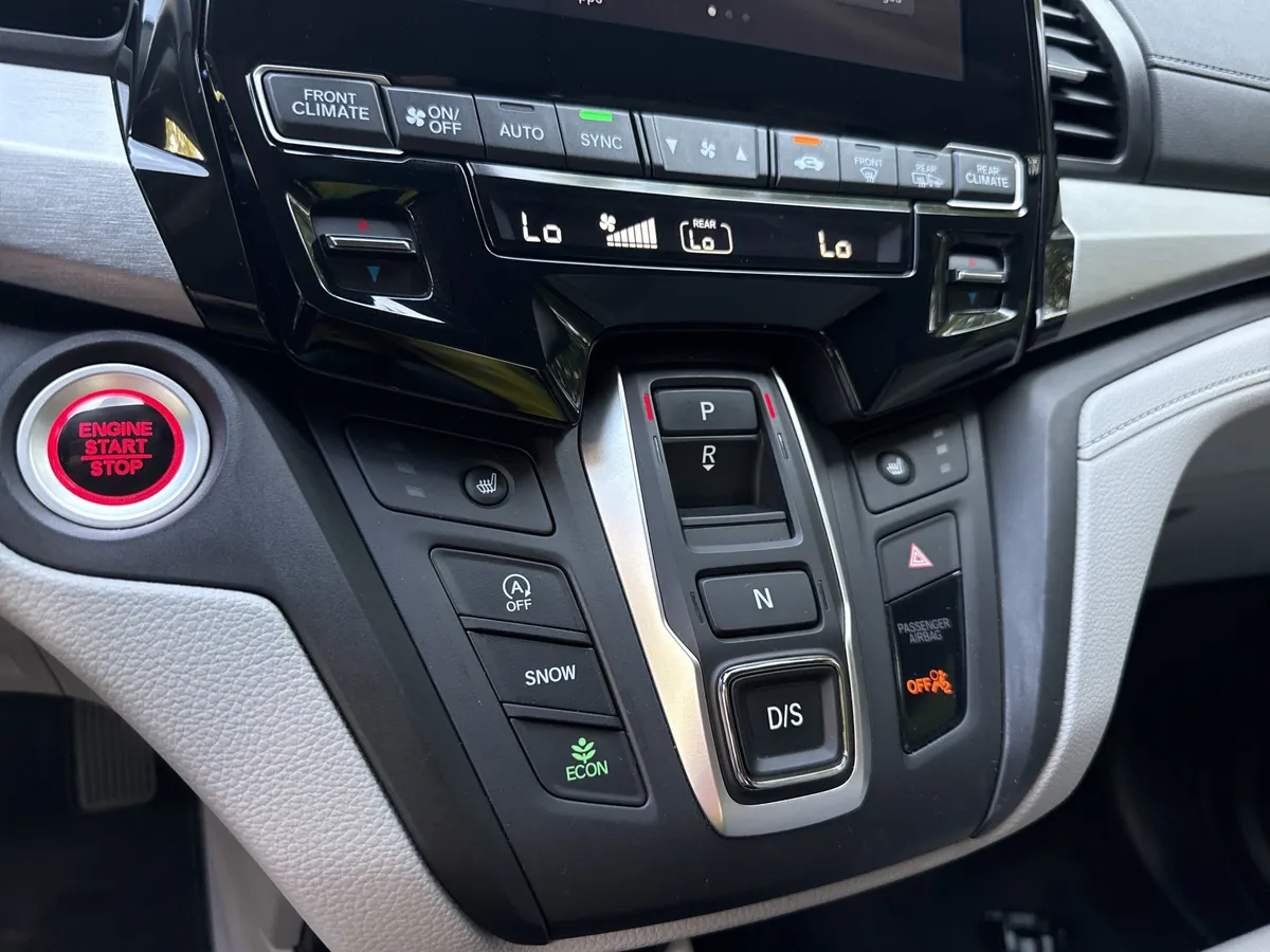 2024 Honda Odyssey EX-L thumbnail 28