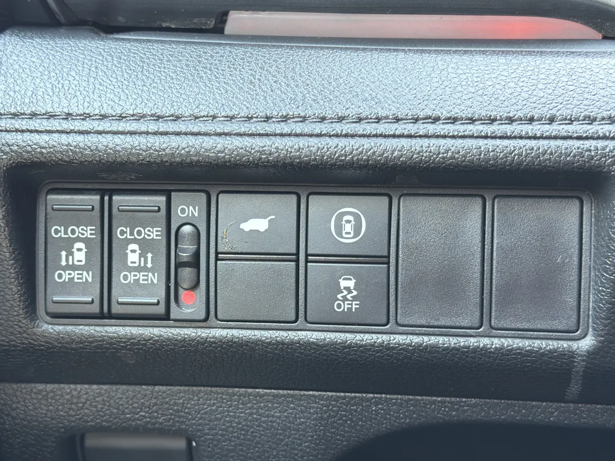 2024 Honda Odyssey Sport thumbnail 10