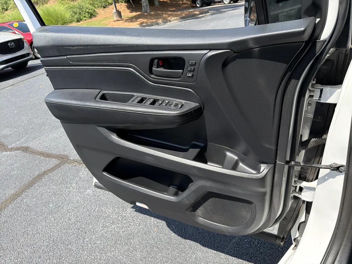 2024 Honda Odyssey Sport thumbnail 12