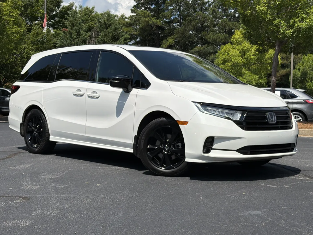 2024 Honda Odyssey Sport thumbnail 2