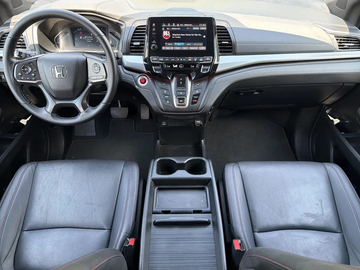 2024 Honda Odyssey Sport thumbnail 3
