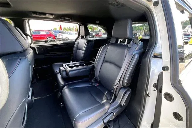 2024 Honda Odyssey Sport thumbnail 19