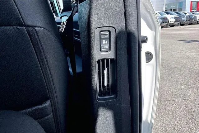 2024 Honda Odyssey Sport thumbnail 26