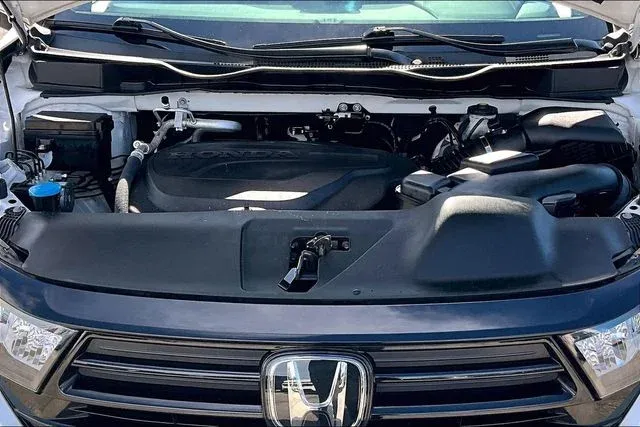 2024 Honda Odyssey Sport thumbnail 31