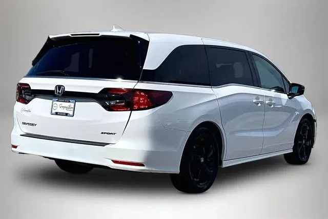 2024 Honda Odyssey Sport thumbnail 5