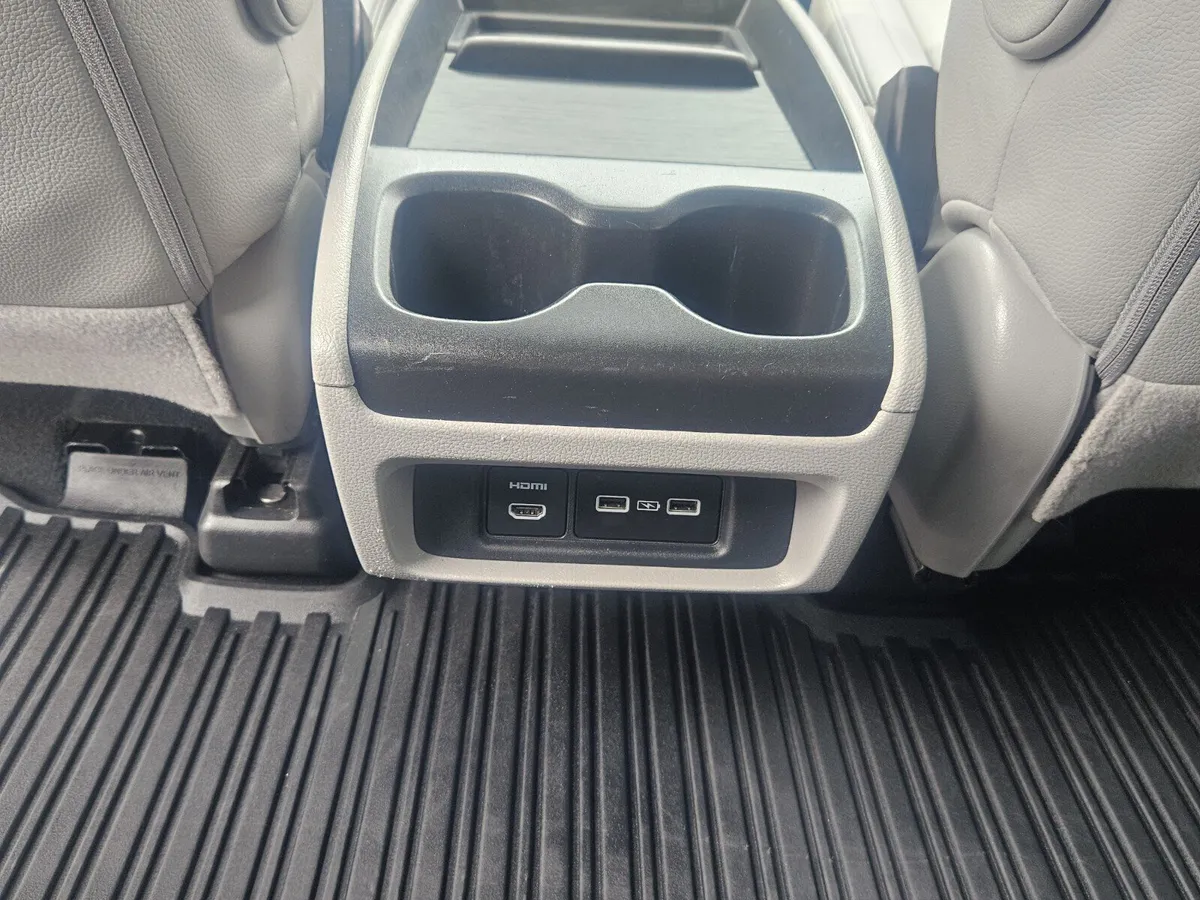 2024 Honda Odyssey Touring thumbnail 13