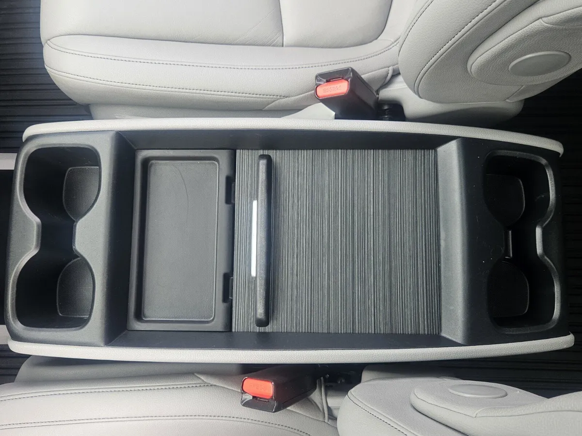 2024 Honda Odyssey Touring thumbnail 21